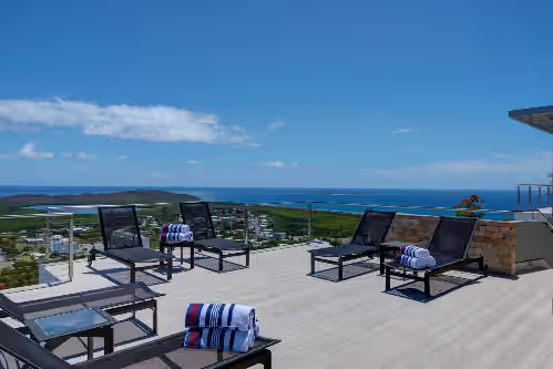 Stunning Ocean Views, WIFI, Private Pool, Large Villa, Great for Groups, Close to Seven Seas Beach, photo 5