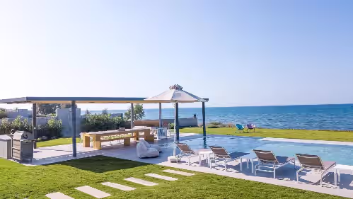 Miguel Luxury Beachfront Villa with Jacuzzi & Private Beach, photo 3