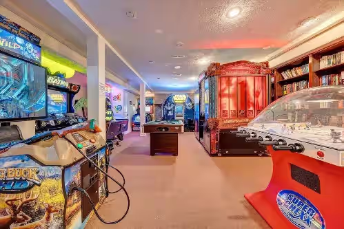 Blackwater Castle w/ Private Pool, Arcade, Hot Tub, photo 3