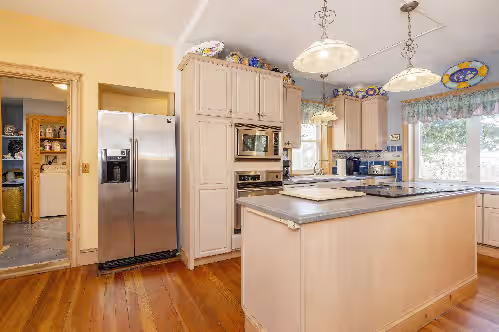 Partial Kitchen Island at Estate Property, Pool, Beaches, Watch Hill, Electric Boat, Naval Bases