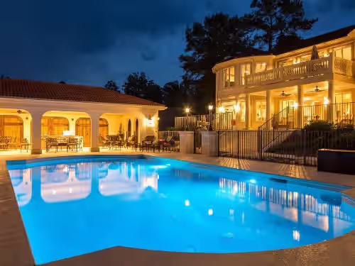 The Villa - 30% off until Sept, Elevator, Lake Front, Pool, Pontoon, Theater, Fire Pit, Wow!