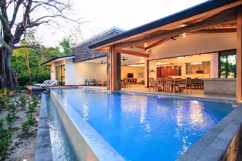 New Large Luxury Beachfront Private Home and Pool with breakwater views, photo 2