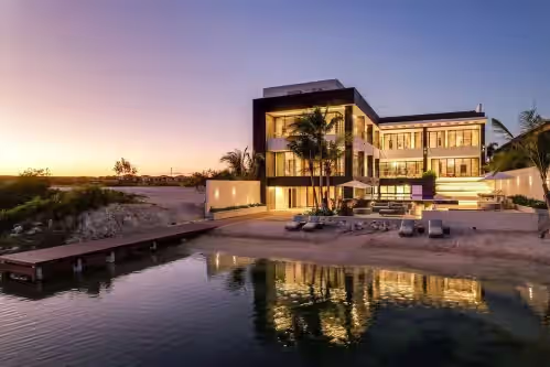 Vida Bella: Oceanfront estate w/ private beach, full staff, pool, gym & cinema