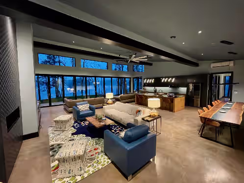 5 Modern Lakefront Luxury Oasis 270 Lake Views w/Dock & Hot Tub, photo 3