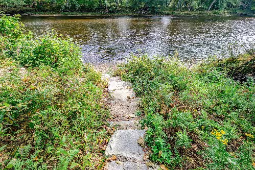Property grounds at The Paddle House: Riverfront, Rafts, Ultimate Game Room, Hot Tub, Yard Games