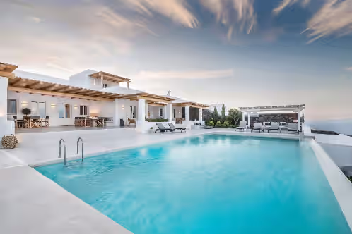 Luxury Villa in Imerovigli. 8 Bedrooms, accommodates 16 guests. Offers privacy, photo 4