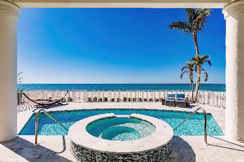 Your Island Paradise Awaits  Beachfront, Heated Pool  Breathtaking Sunsets