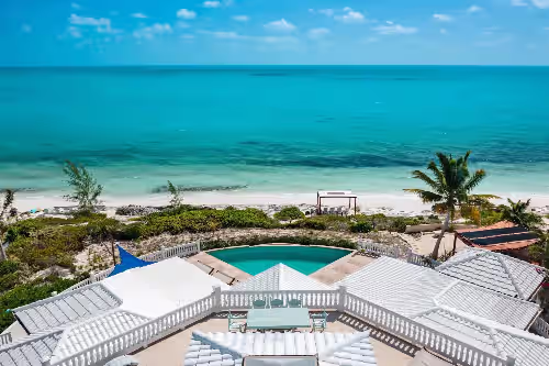 TC Villas -Conched Out -Spacious & comfortable right on Long Bay Beach
