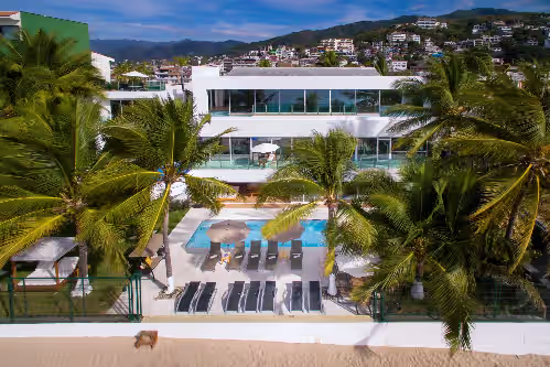 Casa La Playa, MODERN, 8 BEDROOM,BEACHFRONT, Pool, Full Staff, photo 4