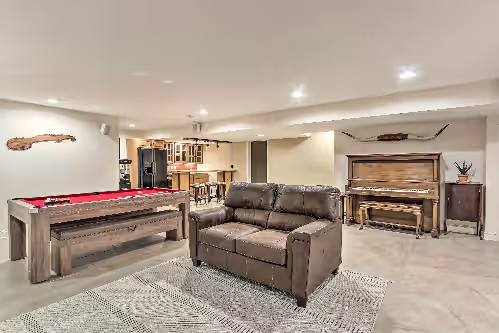 Charles Town Home w/ Private Pool & Hot Tub, photo 5