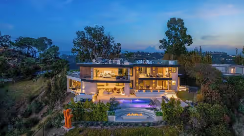 Contemporary Modern House with 6 Beds 9 Baths, 10,556 Sq.ft