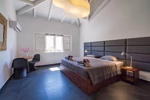 Room at Luxurious OceanFront Secured resort 3 MIN TO BEACH