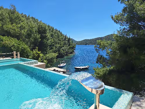 Beachfront family paradise with pools & kayak/boat & playground, TOP PRIVACY, photo 2