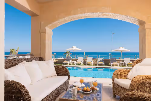 Irida beachfront Villa for 12 next to all amenities, photo 3
