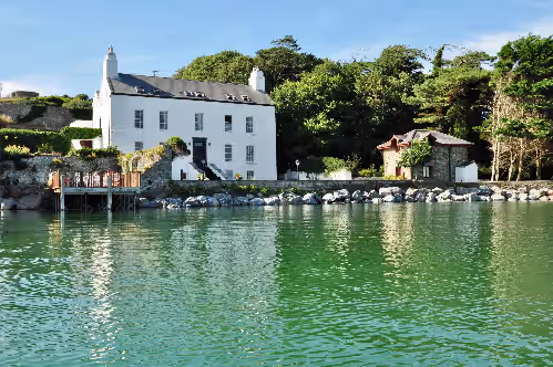 Luxurious Waterfront Georgian Manor House Restored and Fully Staffed 18 guests