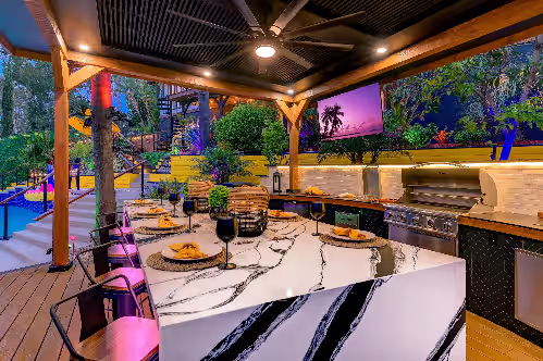 Colossal Remodeled Estate + Movie Theatre + Heated Pool/Spa + Vacationers Dream, photo 3
