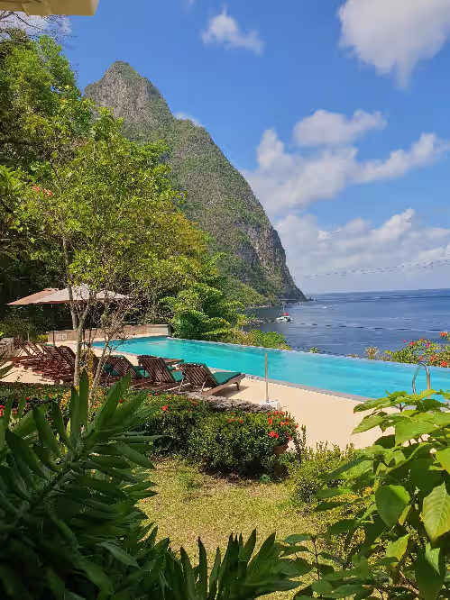 Authentic St. Lucian Experience at Prestigious Villa, photo 2