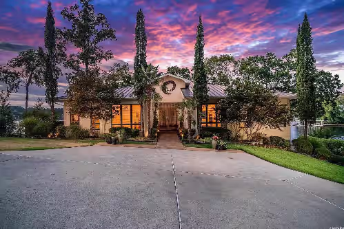 Lakefront Oasis - Luxury Lake Hamilton  6BR/4.5BA