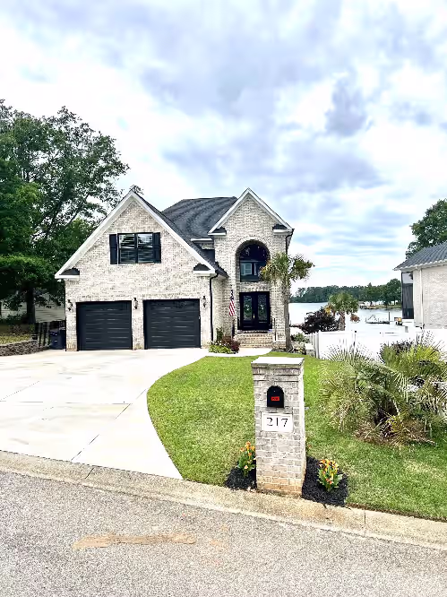New Waterfront Lake Murray Home Dock and Patio 1HR from Masters, photo 2
