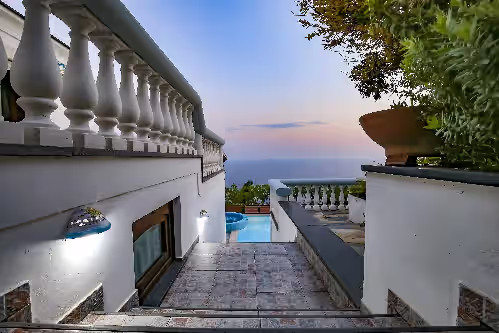 Villa Elena is a prestigious villa with a pool and suggestive sea view, photo 3