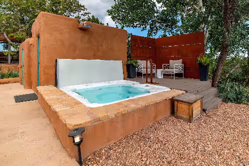 Spacious traditional Santa Fe adobe home, photo 3
