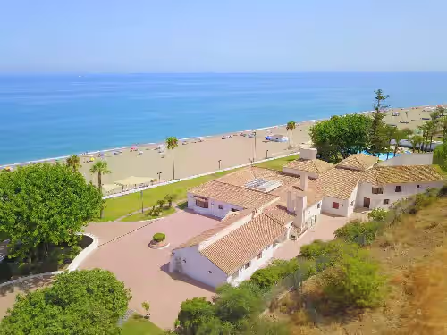 Castle Beach House. Luxury beachfront villa