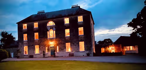 Stunning 300 year old Georgian Mansion. Hot Tub, Bar, Games Rooms, BBQ Terraces, photo 4