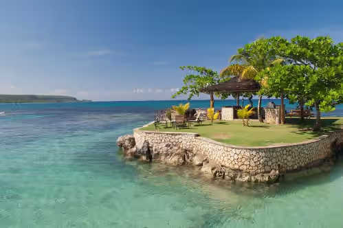 Fully Staffed Luxurious 9 Bedroom Beachfront Villa in Discovery Bay, photo 2