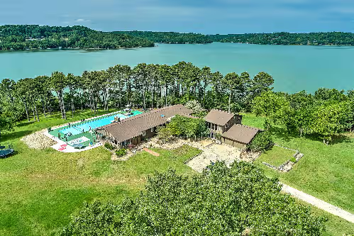 Beaver Chief Acres - Dog-friendly home with lake views, washer/dryer, pool, basketball & fireplace