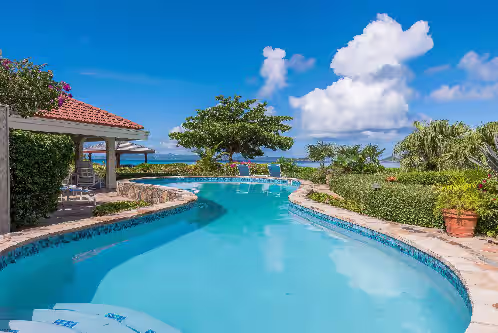 Beachcomber Villa - RIGHT ON THE BEACH!