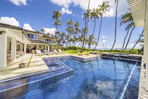 Kahala Beachside Estate: Luxury Estate w/Pool, Jacuzzi, AC & Spacious Yard
