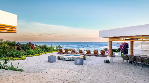 BeachFront Villa w/ Pool, Sleeps 16, Dining, & Tub, photo 2