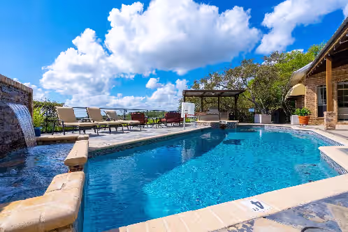 Luxurious Estate with Private Pool, Basketball Court, and City Views, photo 4