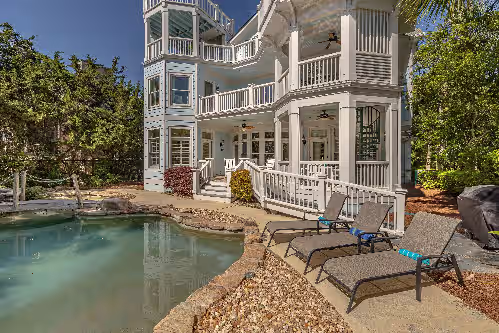 Fabulous Large Luxury Home with Pool and Multitude of Gathering Places! Handicap Friendly, photo 4