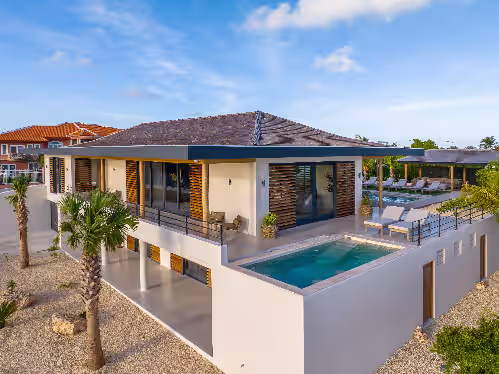 Luxury 12 person Villa with great views of Spanish Water and Caracas Bay.