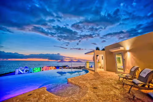 CASA HERDZ-LUXURY VILLA W PRIVATE BEACH, INFINITY POOL, photo 2