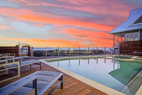 GULF FRONT STUNNER with PRIVATE BEACH, POOL & SPA! BRAND NEW, Sleeps 28, photo 2