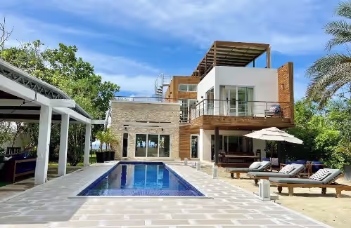 Casa Iguana del Mar/ Entire Villa / Breakfast Included.