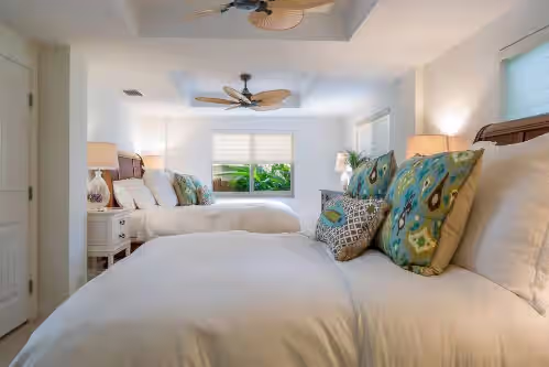Luxe Waterfront Retreat-2 Pools-Beach-Spa-Dock-Bar, photo 5