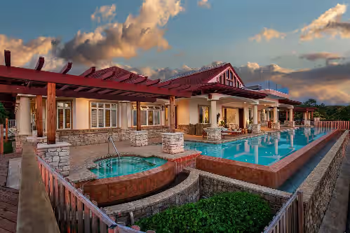 Luxury Kona Mansion: Infinity Pool & Epic Views