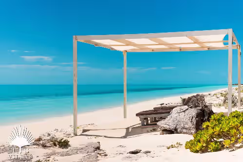 Beach at TC Villas -Conched Out -Spacious & comfortable right on Long Bay Beach