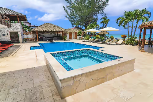 Jacuzzi and Pool at Aqua Beach Villa