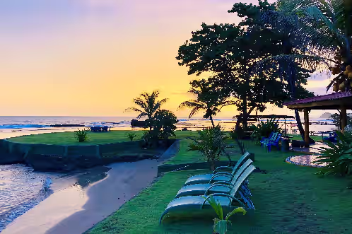 BEACH FRONT HOUSE SURROUNDED BY 2 PRIVATE BEACHES