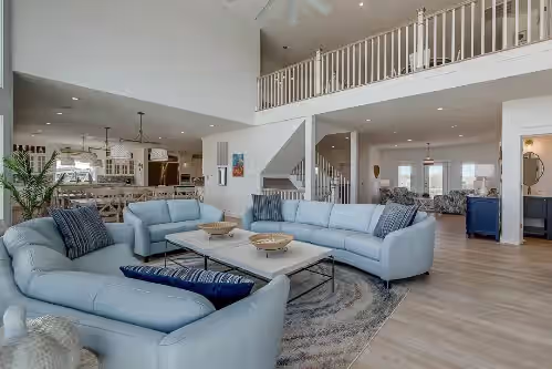 Mid-Level Living Room at Royal Shell North