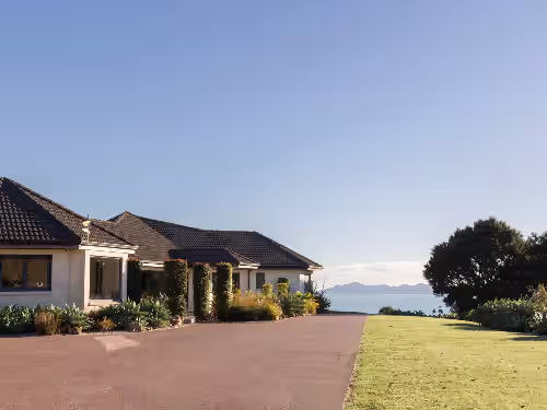 Tio Point - Clevedon Family Getaway