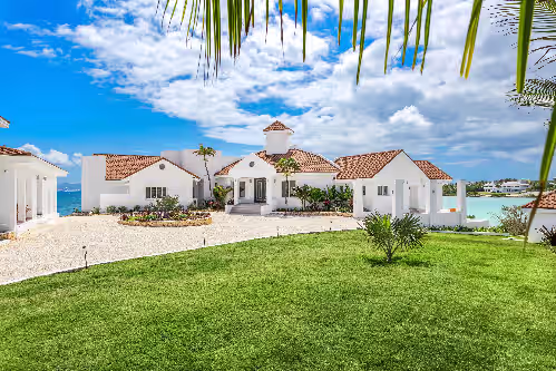 Stunning 6 bedroom waterfront villa with wooden dock, photo 2