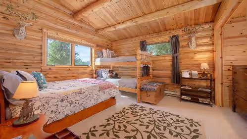 Bunkroom with full size bed+trundle pull out is perfect for lots of kids in Elk at Branchwater Ranch