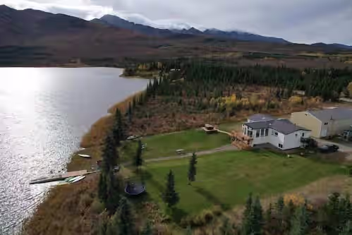 Lake House Family Retreat @ Denali Natl Park. Hot