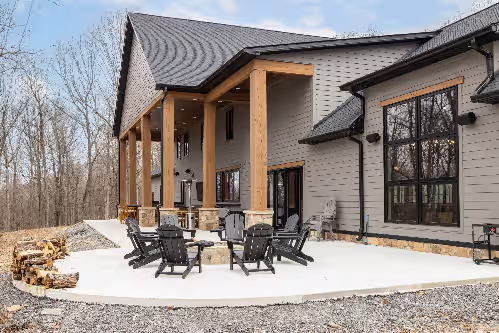 Scenic River Front Lodge With A Fire Pit And Outdoor Kitchen, photo 2
