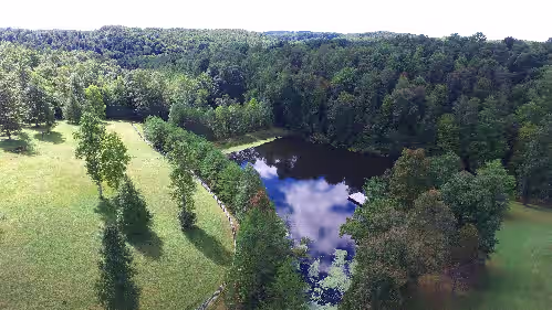 SECLUDED 50 acres/2 LAKES/LOG CABIN/SLEEPS 20/POOL/RED RIVER GORGE/CAVE RUN LAKE, photo 3